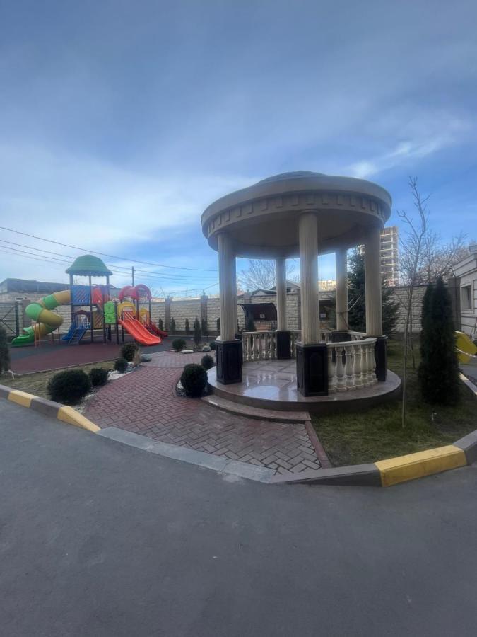Апартамент Кристалл Bișkek Exterior foto